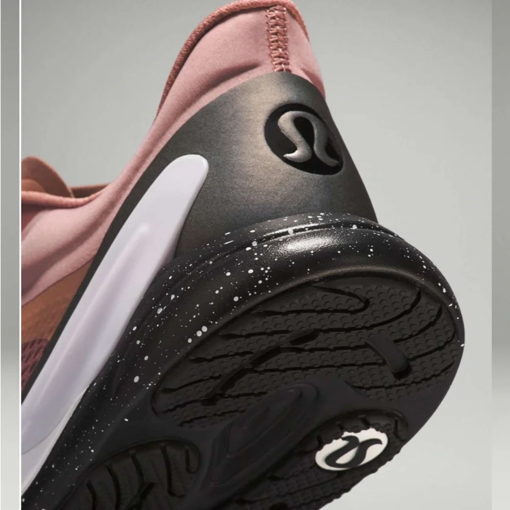 Lululemon Blissfeel running shoes Women's sz 6.5 - Picture 3 of 9